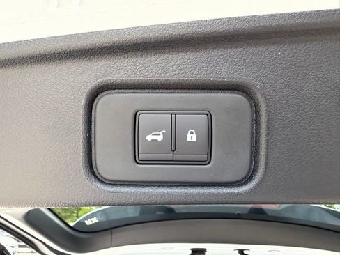 New 2026 Nissan Pathfinder SL AWD/4WD image 17