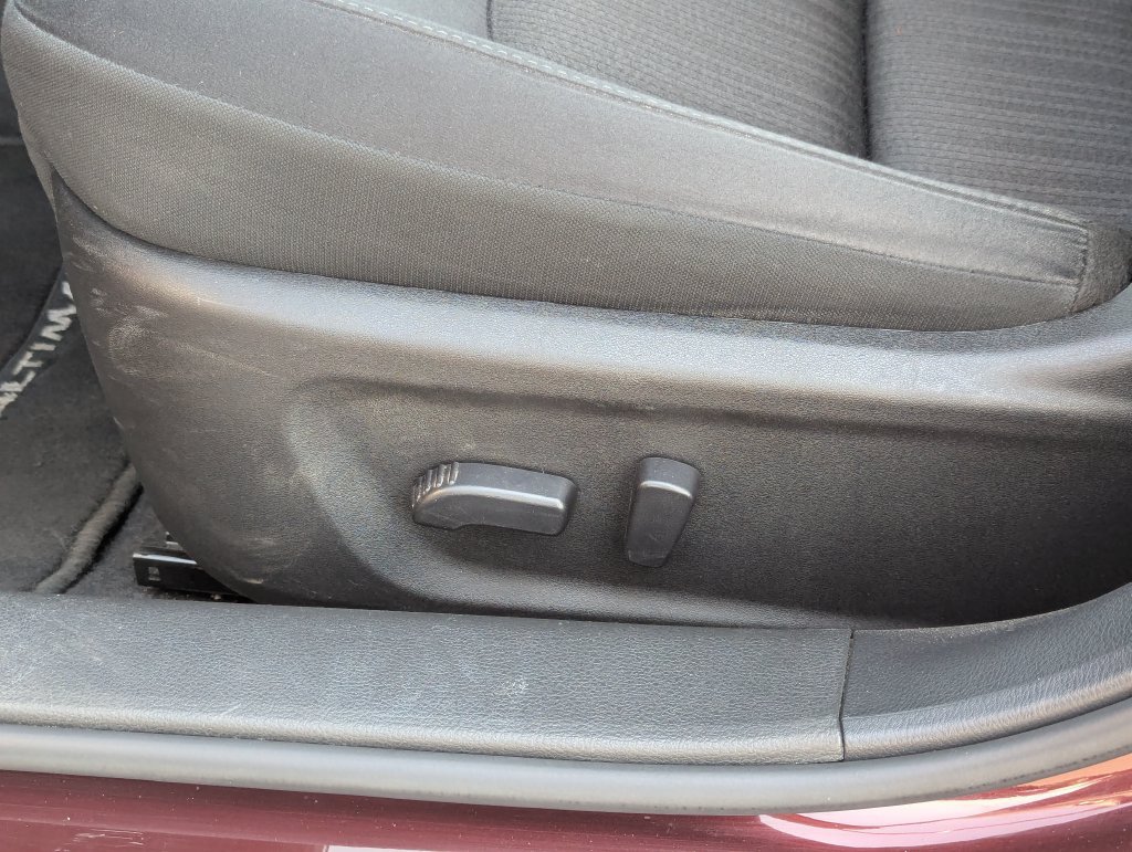 Used 2025 Nissan Altima 2.5 SV FWD image 16