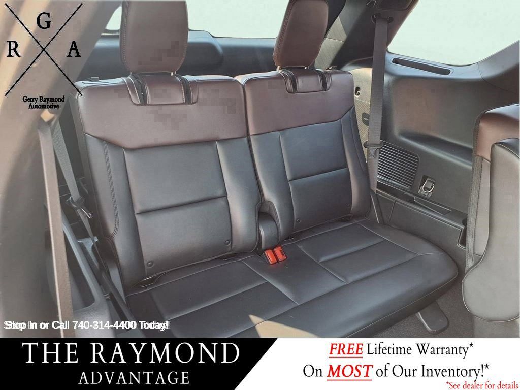 Used 2023 Ford Explorer Platinum w/ Technology Package AWD/4WD image 11