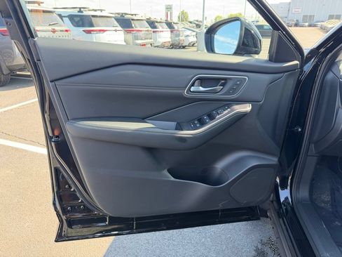 New 2026 Nissan Rogue Platinum AWD/4WD image 12