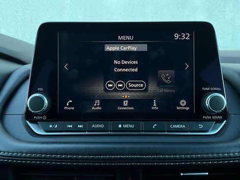 Used 2023 Nissan Rogue S image 27