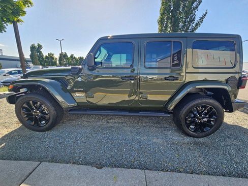 Used 2023 Jeep Wrangler Unlimited Sahara w/ Cold Weather Group AWD/4WD image 6