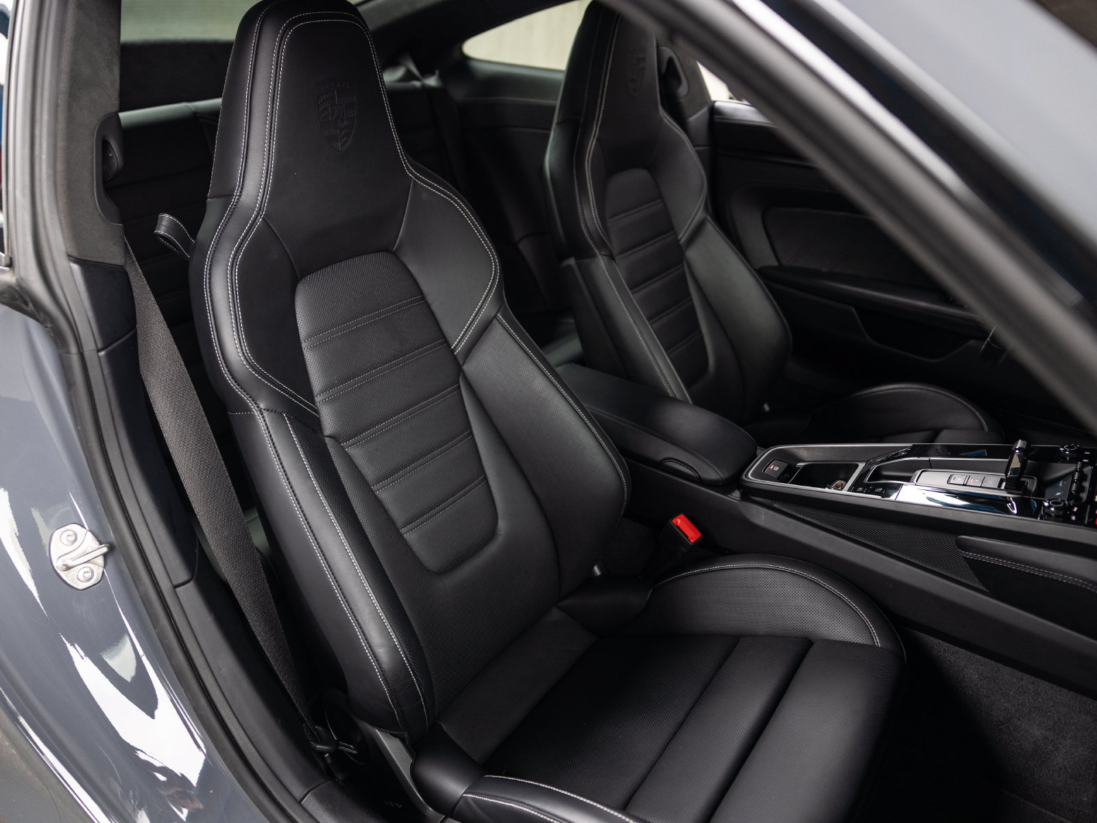 Certified 2025 Porsche 911 Carrera 4 GTS AWD/4WD image 32