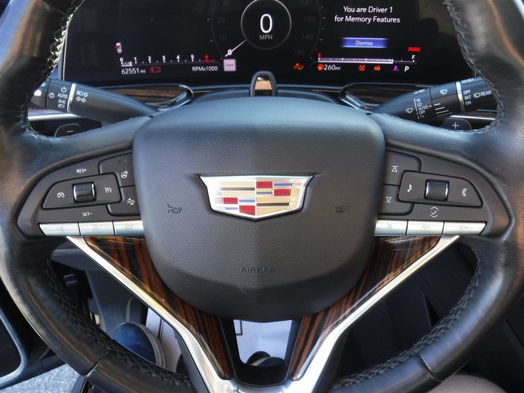 Used 2023 Cadillac Escalade Premium Luxury RWD image 18