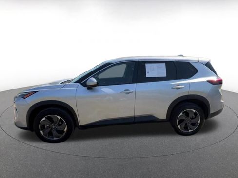 Used 2025 Nissan Rogue SV image 9