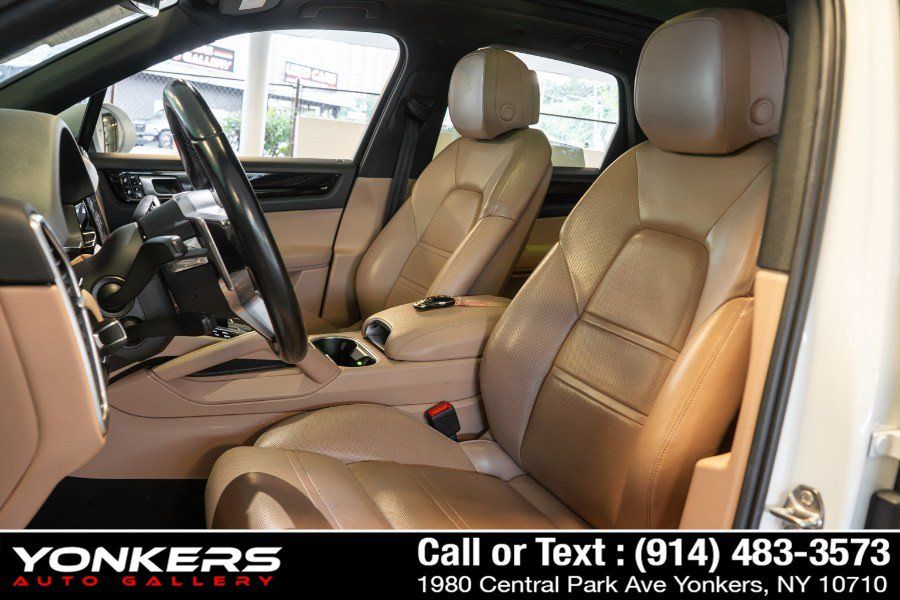 Used 2021 Porsche Cayenne AWD/4WD image 33