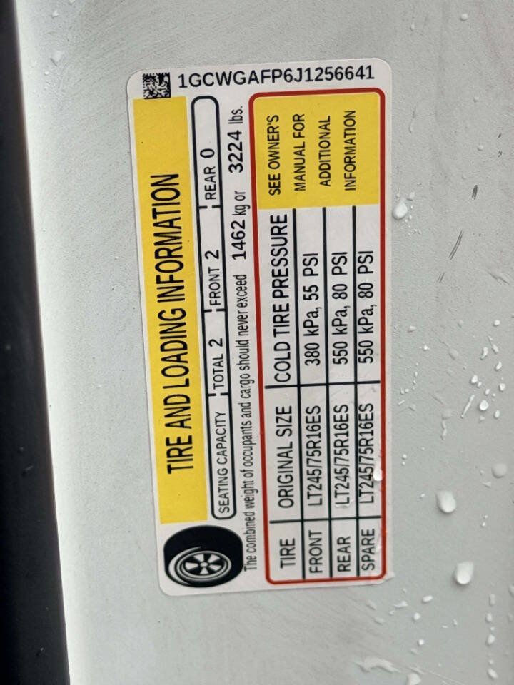 Used 2018 Chevrolet Express 2500 RWD image 22