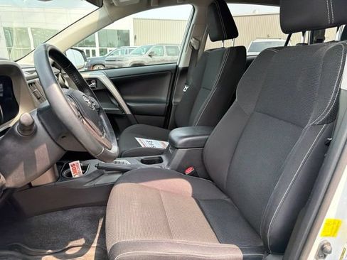 Used 2018 Toyota RAV4 XLE AWD/4WD image 15
