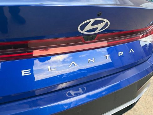Used 2025 Hyundai Elantra SEL FWD image 10