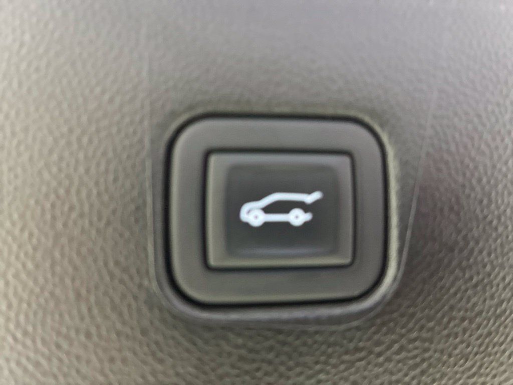 Used 2023 Chevrolet Blazer Premier FWD image 40