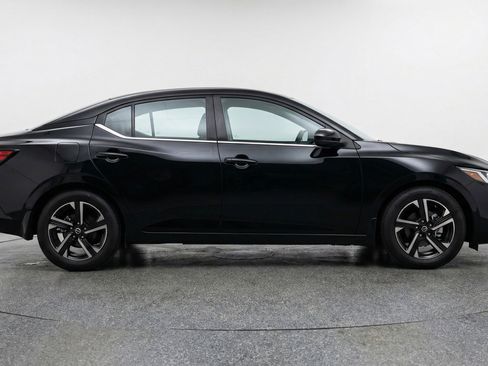 Used 2025 Nissan Sentra SV image 11