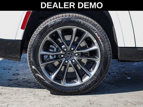 New 2025 Jeep Grand Wagoneer L Series II Obsidian w/ Quick Order Packagew 28T image 12