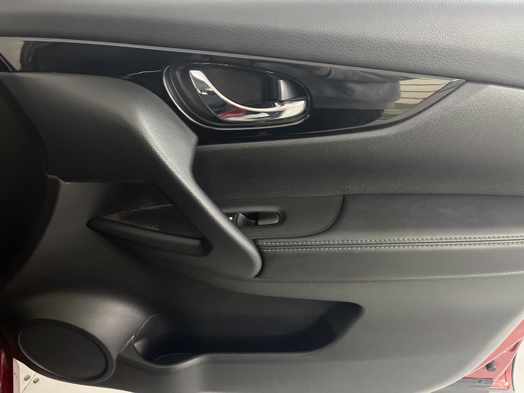 Used 2022 Nissan Rogue Sport SV AWD/4WD image 55