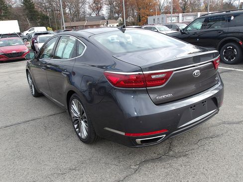 Used 2018 Kia Cadenza Limited w/ Paint Protection Package image 5