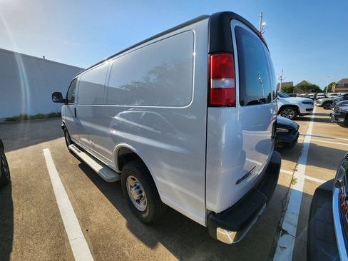 Used 2025 Chevrolet Express 2500 w/ Driver Convenience Package RWD image 6