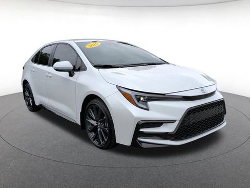 Used 2026 Toyota Corolla SE w/ SE Package FWD image 7