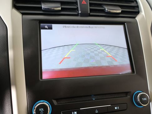 Used 2016 Ford Fusion SE w/ Equipment Group 202A FWD image 6