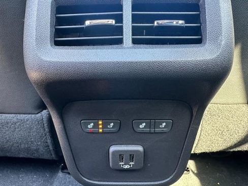 Used 2024 Chevrolet Equinox Premier AWD/4WD image 21