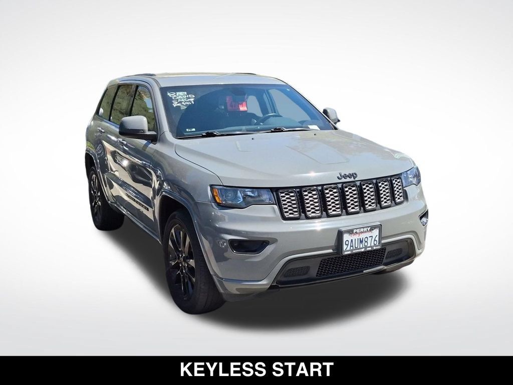 Used 2022 Jeep Grand Cherokee Laredo X RWD image 2