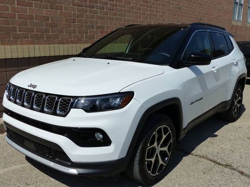 Used 2024 Jeep Compass Limited AWD/4WD image 6