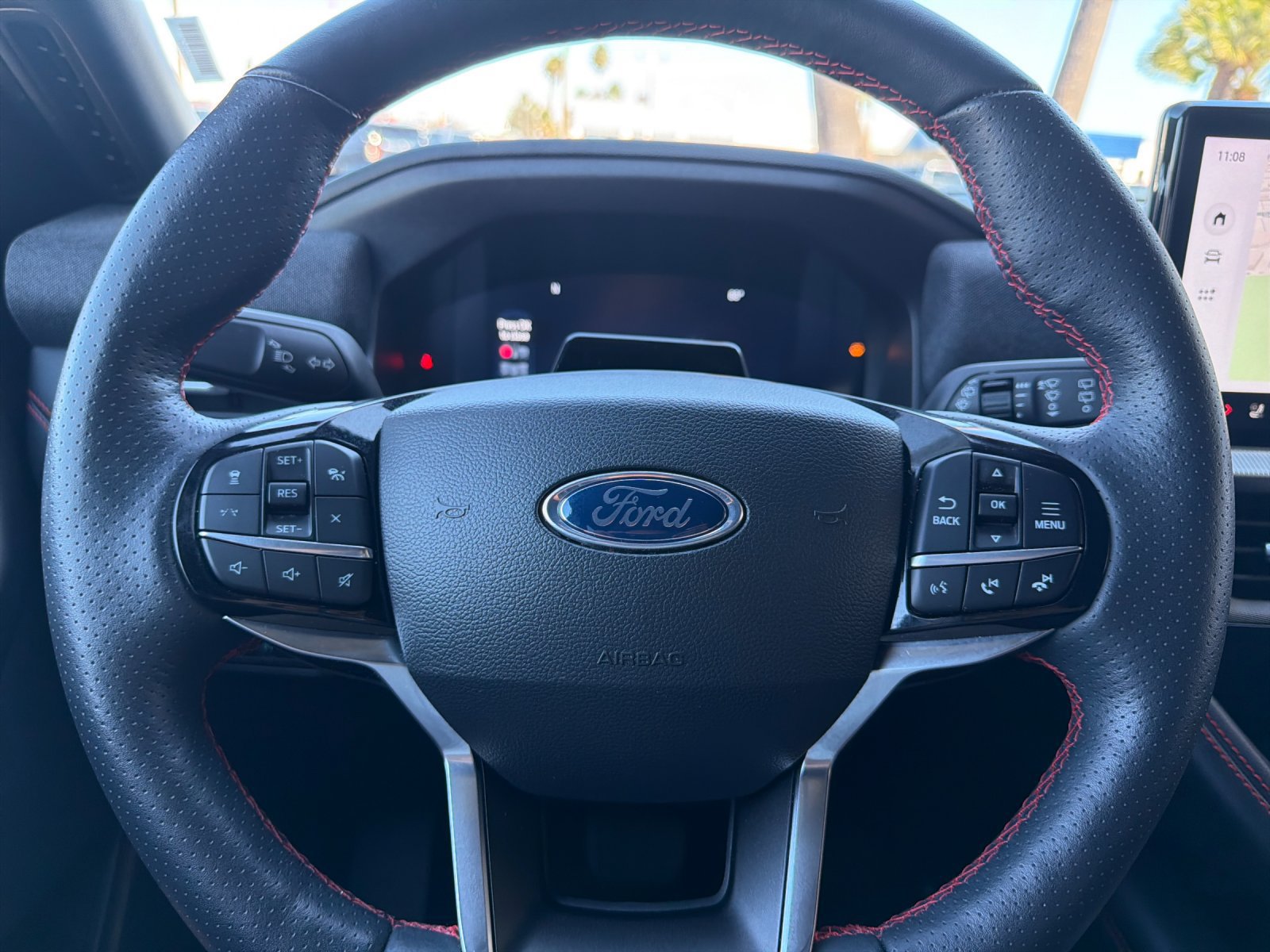 Used 2025 Ford Explorer ST-Line w/ ST-Line Street Pack AWD/4WD image 27