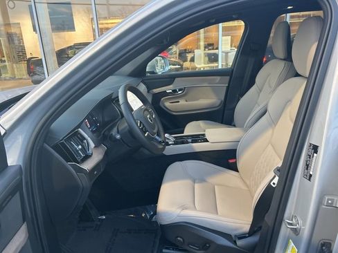 Used 2025 Volvo XC90 B5 Plus image 17