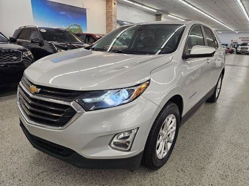 Used 2021 Chevrolet Equinox LT w/ Driver Convenience Package AWD/4WD image 1