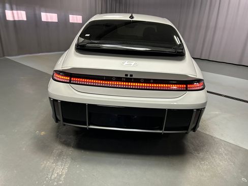 Used 2023 Hyundai Ioniq 6 SEL image 6