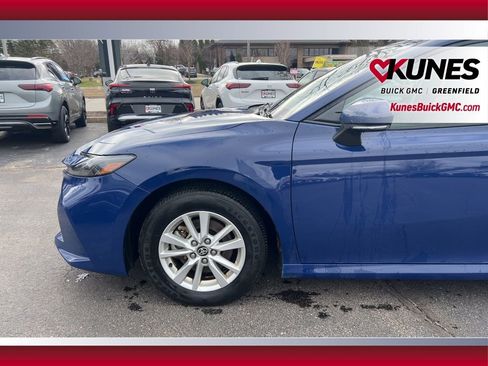 Used 2025 Toyota Camry LE FWD image 15