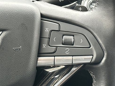 Certified 2025 Cadillac XT6 Premium Luxury image 28