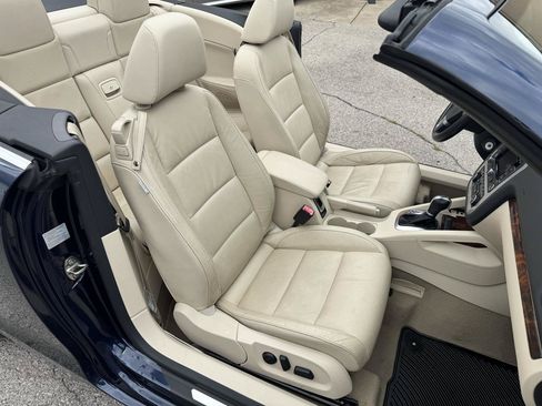 Used 2012 Volkswagen Eos Lux FWD image 17