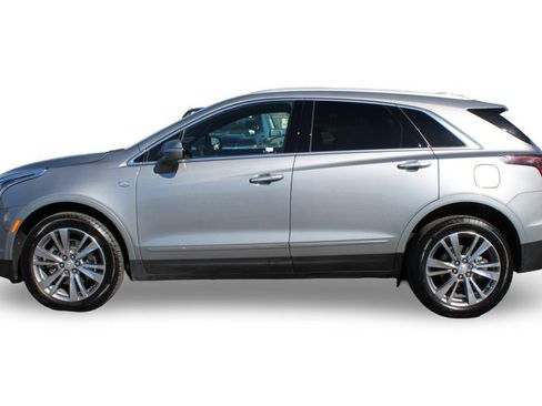 Used 2025 Cadillac XT5 Premium Luxury image 8