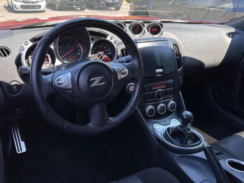 Used 2014 Nissan 370Z Coupe w/ Sport Package RWD image 2