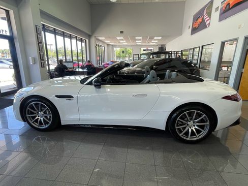 Used 2023 Mercedes-Benz SL 43 AMG image 2