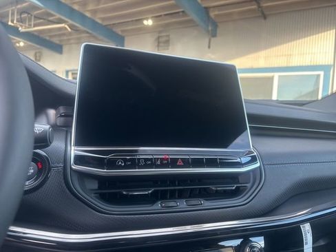 New 2026 Jeep Compass Latitude image 26