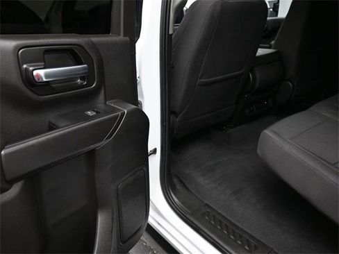 Used 2022 Chevrolet Silverado 2500 Custom w/ Custom Value Package image 16