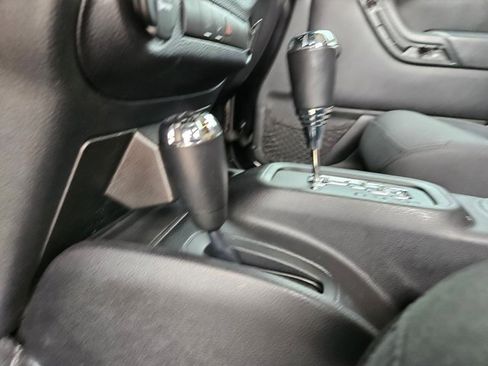 Used 2015 Jeep Wrangler Unlimited Sport w/ Connectivity Group image 11