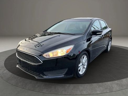 Used 2018 Ford Focus SE w/ Cold Weather Package image 1