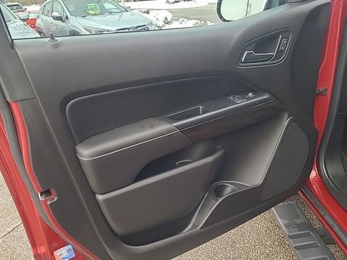 Used 2017 GMC Canyon SLE w/ SLE Convenience Package image 10