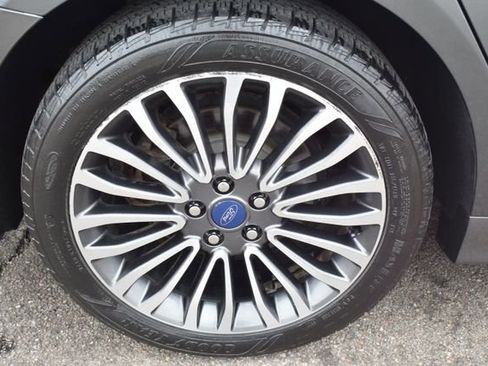 Used 2017 Ford Fusion SE image 42