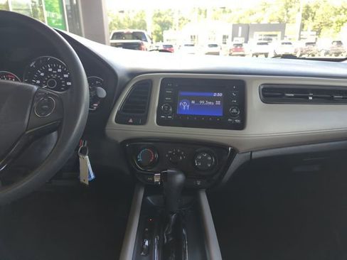 Used 2020 Honda HR-V LX image 21