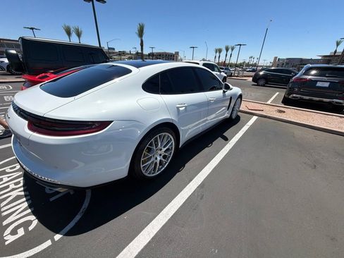 Used 2019 Porsche Panamera RWD image 3