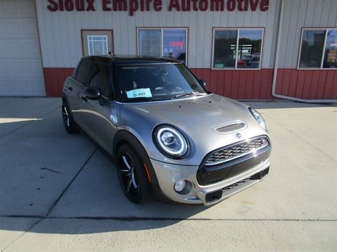Used 2019 MINI Cooper S w/ Premium Package image 1