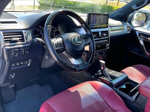 Used 2023 Lexus GX 460 Premium w/ Premium Package image 18