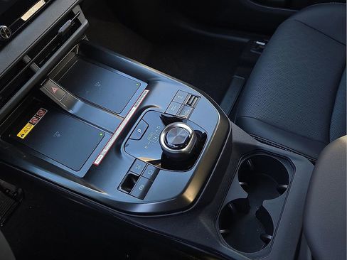 New 2026 Subaru Solterra Limited image 21