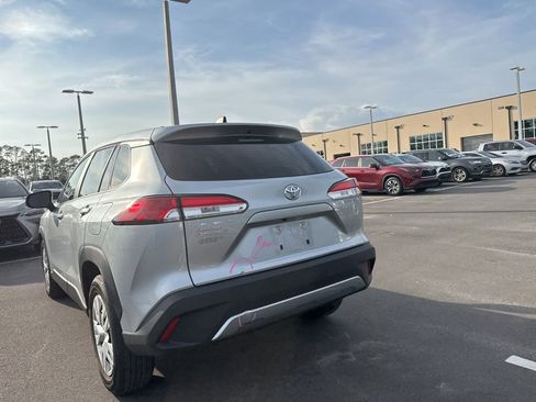 Used 2023 Toyota Corolla Cross L image 3