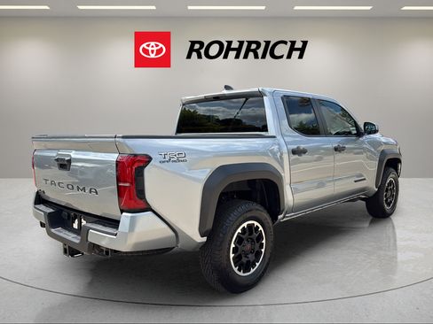 Used 2024 Toyota Tacoma TRD Off-Road AWD/4WD image 6