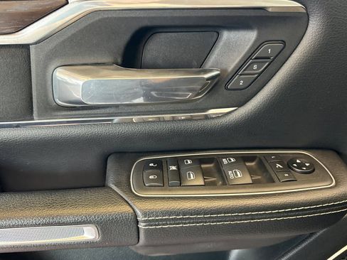 Used 2022 RAM 1500 Laramie AWD/4WD image 13
