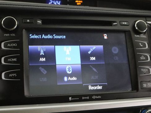 Used 2017 Toyota Highlander XLE image 30