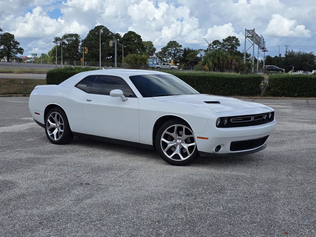Used 2016 Dodge Challenger SXT Plus RWD image 1